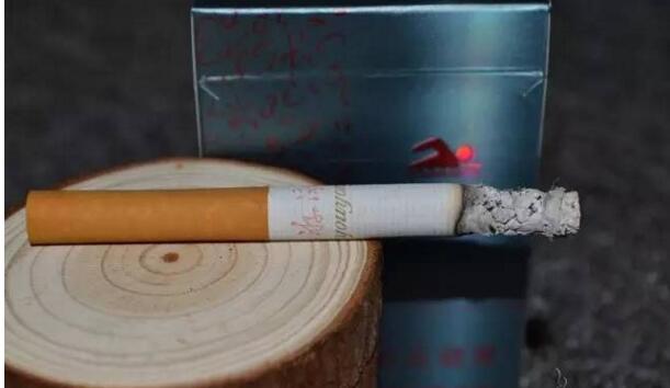 黃鶴樓游泳回歸，爺爺輩最喜愛的香煙品牌