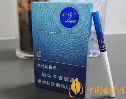 利群休閑系第一款細(xì)支高價(jià)煙僅僅是官方報(bào)價(jià)就達(dá)到了100元一包！